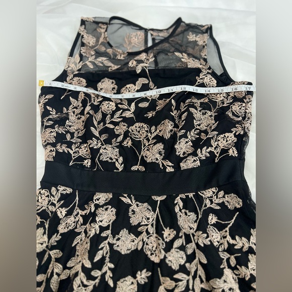 J. Taylor Sheer Black Metallic Rose Dress Size 8 - Picture 7 of 11